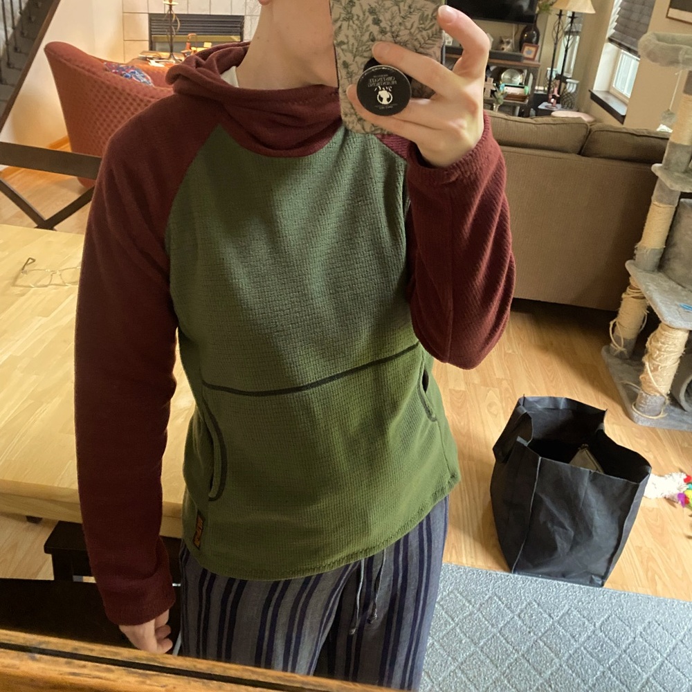 Melanzana - like new - green and maroon